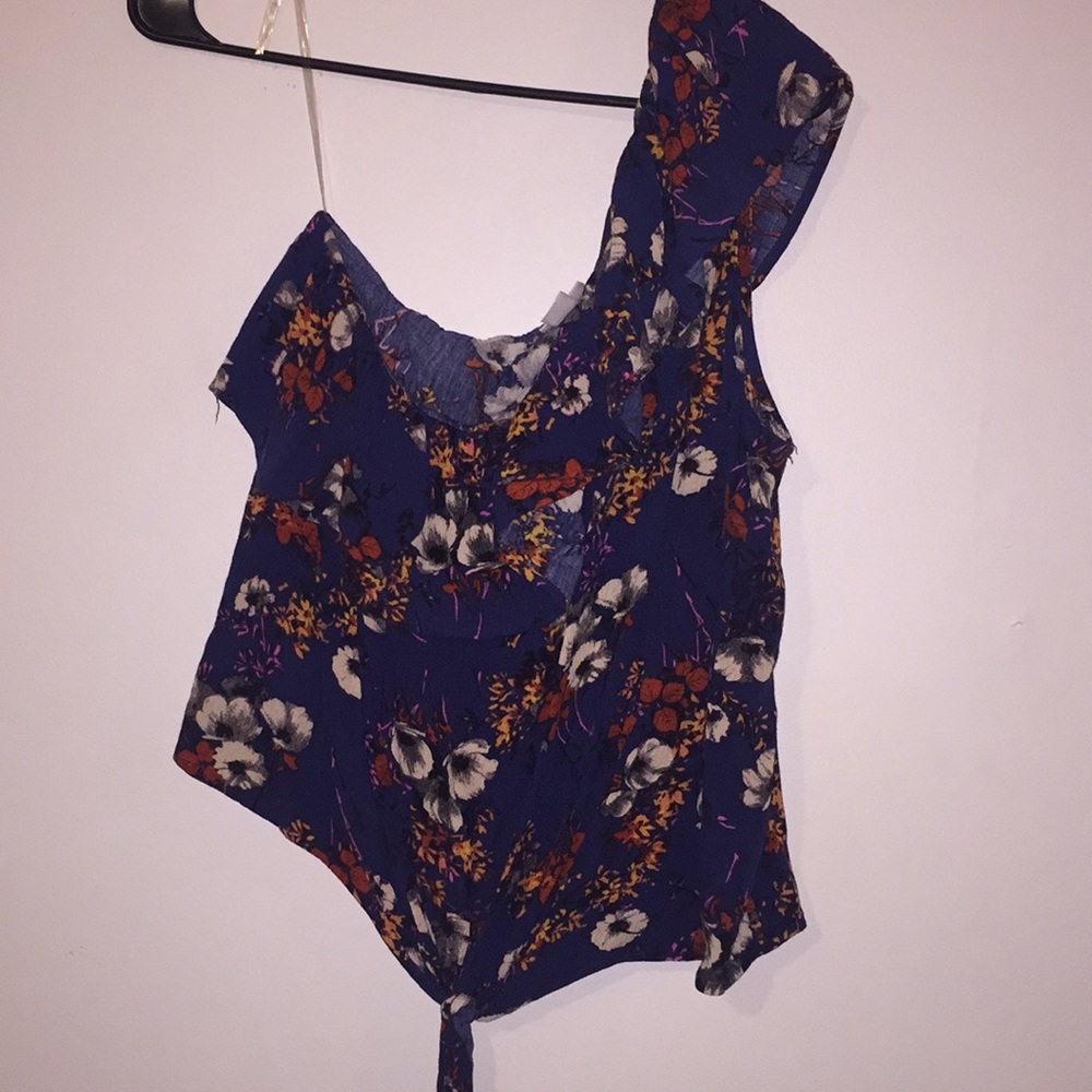 One shoulder floral top
